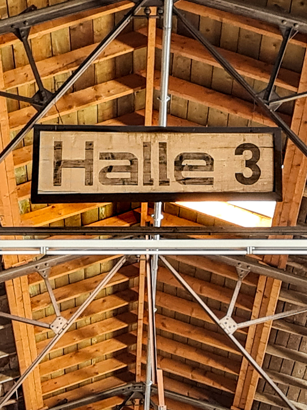 Büromöbel Halle 3
